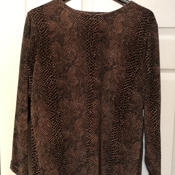 Gorgeous Two piece Velour Outfit! Top & Skirt! - Picture 1 of 4